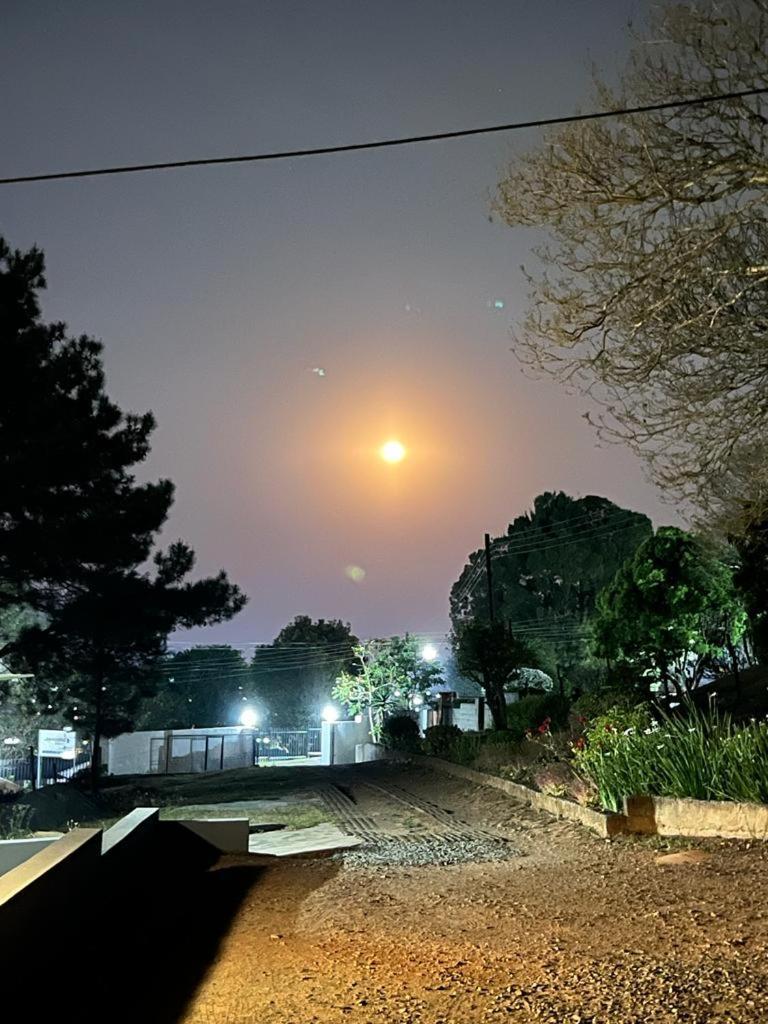 Otentik Guesthouse Mbabane Exteriör bild
